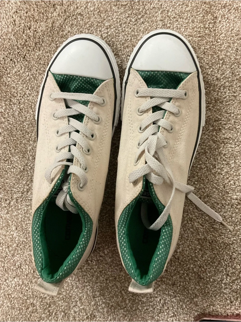 Converse Juniors Low Top Sneakers in Cream with Green Details